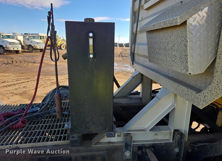 image for item EB1305 1994 Mack CH613 semi truck