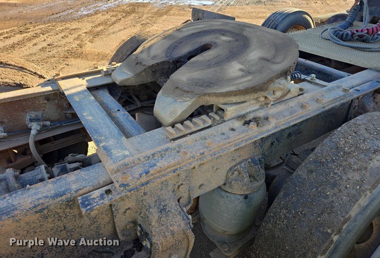 image for item EB1305 1994 Mack CH613 semi truck