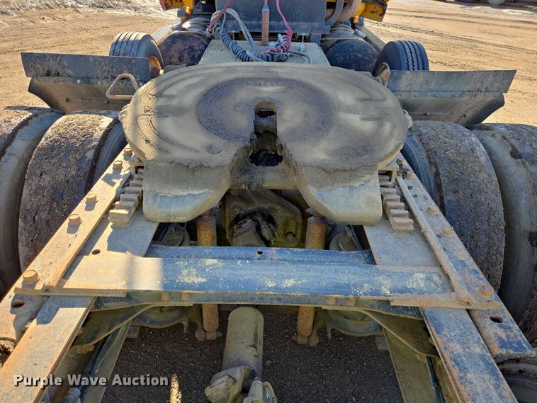 image for item EB1305 1994 Mack CH613 semi truck