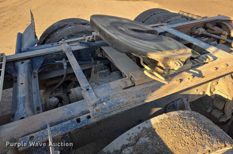 image for item EB1305 1994 Mack CH613 semi truck