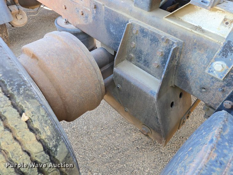 image for item EB1305 1994 Mack CH613 semi truck