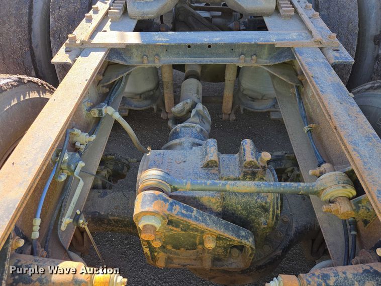 image for item EB1305 1994 Mack CH613 semi truck