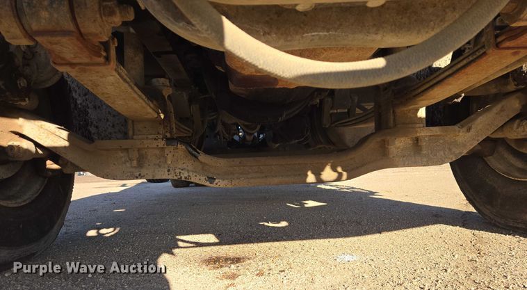 image for item EB1305 1994 Mack CH613 semi truck