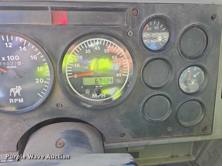 image for item EB1305 1994 Mack CH613 semi truck