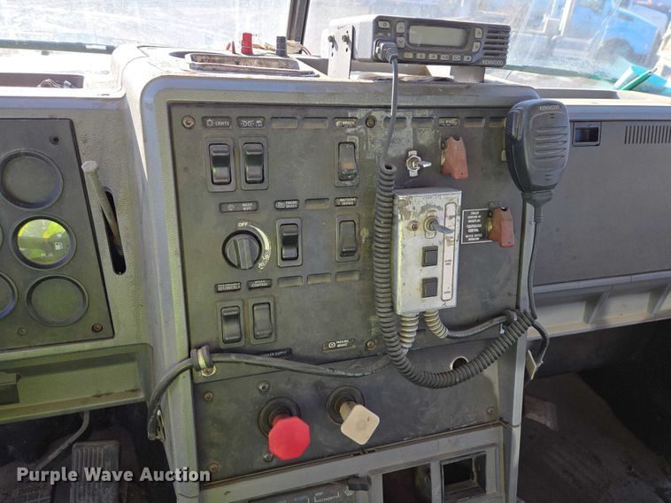 image for item EB1305 1994 Mack CH613 semi truck