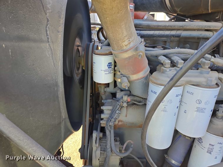 image for item EB1305 1994 Mack CH613 semi truck