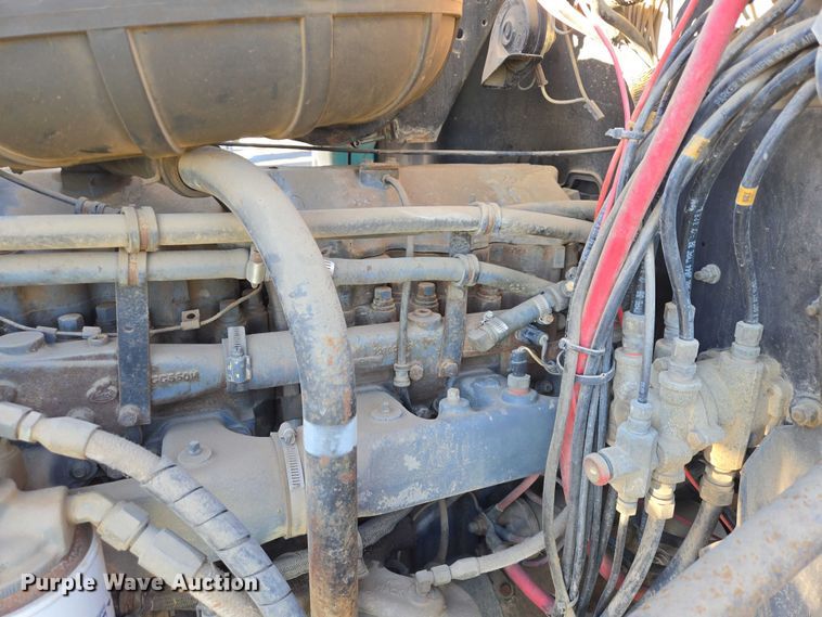 image for item EB1305 1994 Mack CH613 semi truck