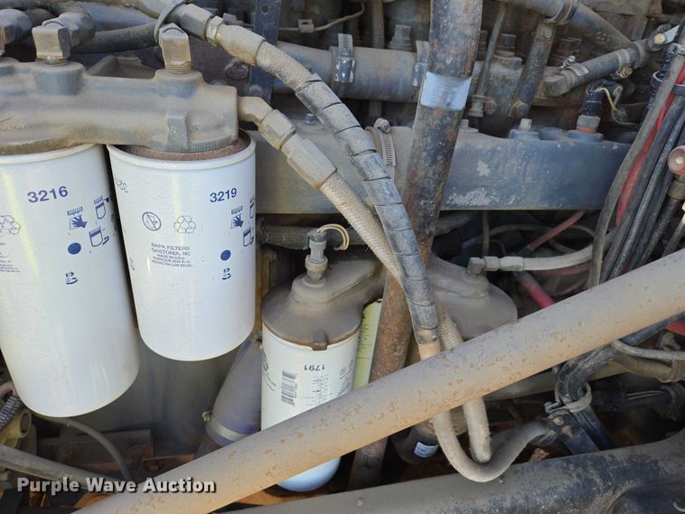 image for item EB1305 1994 Mack CH613 semi truck