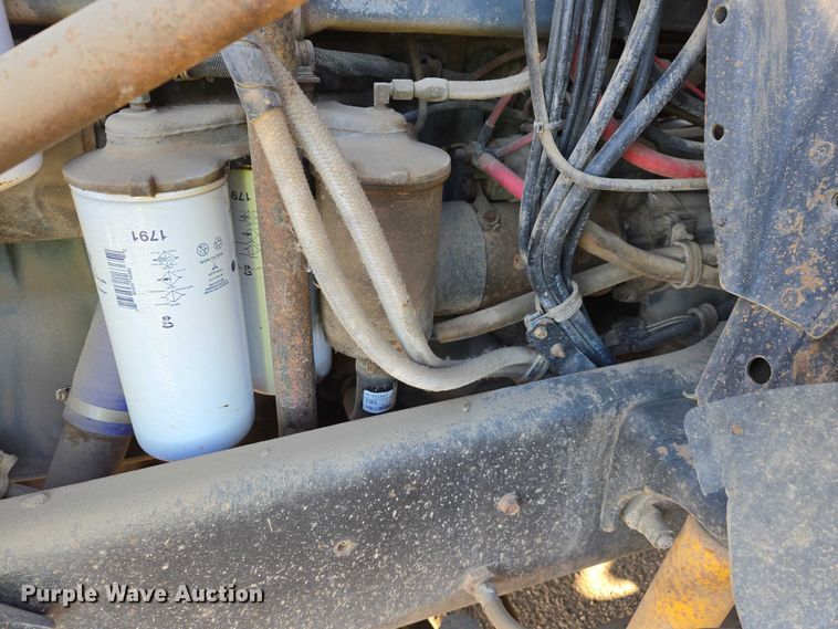 image for item EB1305 1994 Mack CH613 semi truck