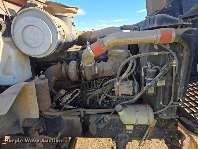 image for item EB1305 1994 Mack CH613 semi truck