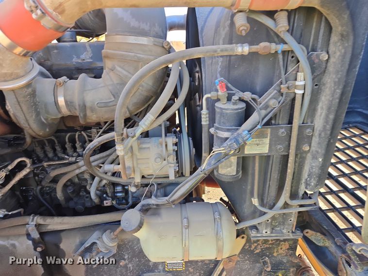 image for item EB1305 1994 Mack CH613 semi truck