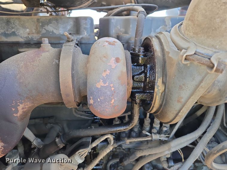 image for item EB1305 1994 Mack CH613 semi truck