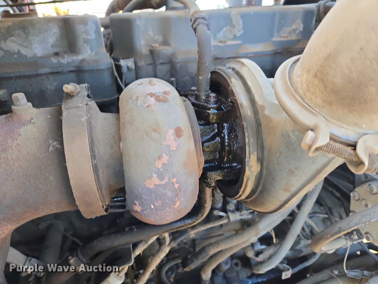 image for item EB1305 1994 Mack CH613 semi truck