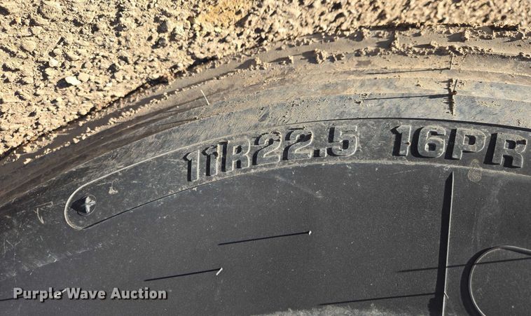 image for item EB1305 1994 Mack CH613 semi truck