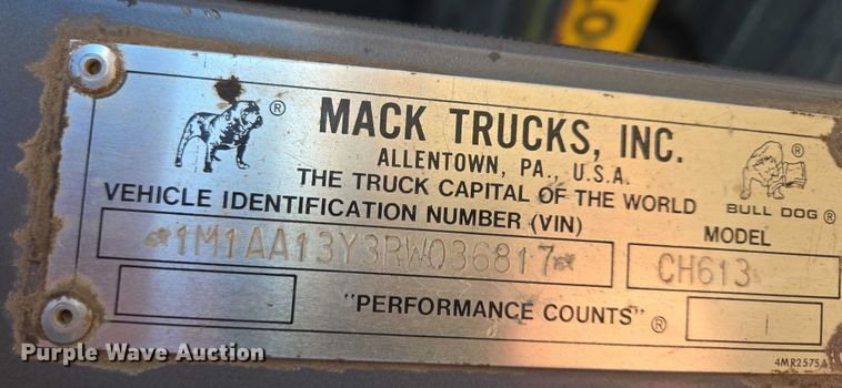 image for item EB1305 1994 Mack CH613 semi truck