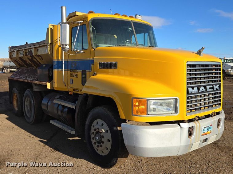 image for item EB1306 1992 Mack CH613 spreader truck