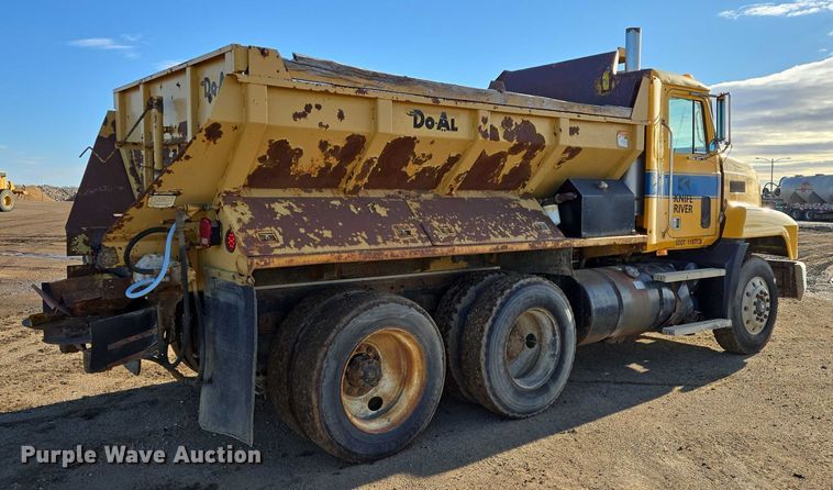 image for item EB1306 1992 Mack CH613 spreader truck