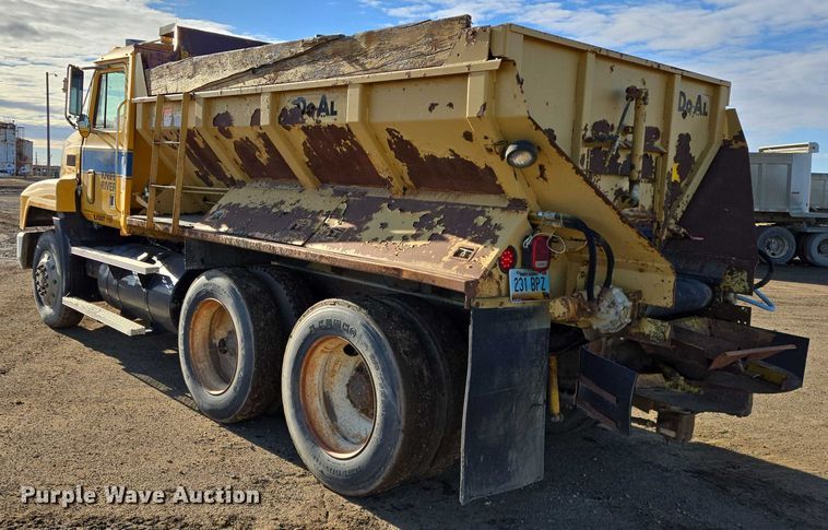 image for item EB1306 1992 Mack CH613 spreader truck