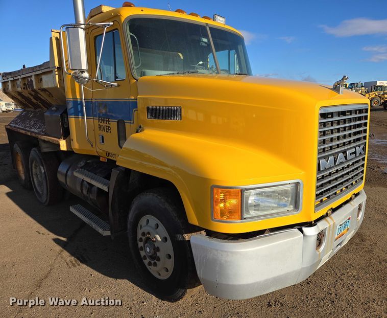 image for item EB1306 1992 Mack CH613 spreader truck