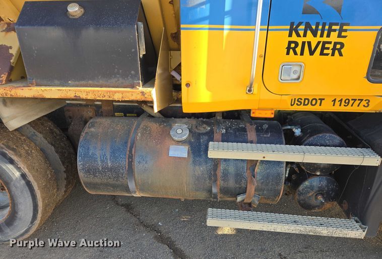 image for item EB1306 1992 Mack CH613 spreader truck