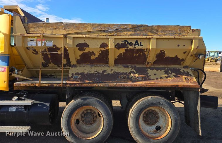 image for item EB1306 1992 Mack CH613 spreader truck