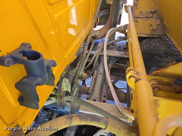 image for item EB1306 1992 Mack CH613 spreader truck