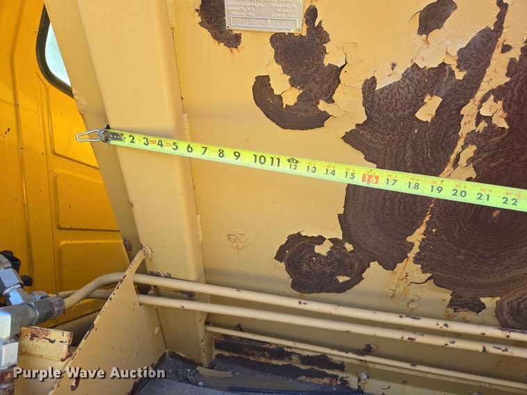 image for item EB1306 1992 Mack CH613 spreader truck