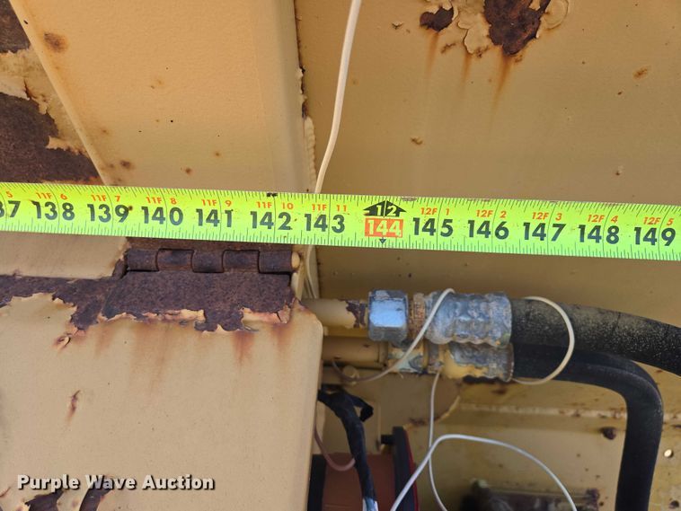 image for item EB1306 1992 Mack CH613 spreader truck