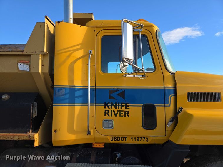 image for item EB1306 1992 Mack CH613 spreader truck