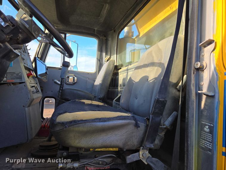 image for item EB1306 1992 Mack CH613 spreader truck