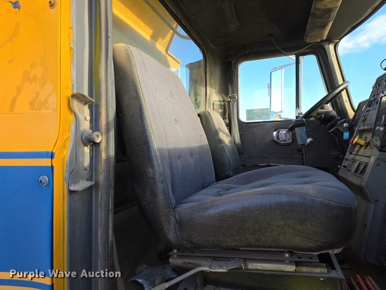 image for item EB1306 1992 Mack CH613 spreader truck