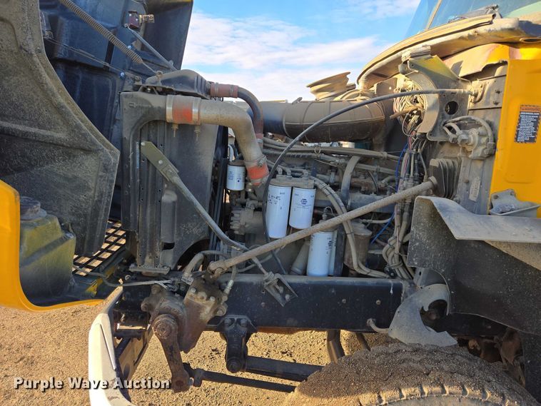 image for item EB1306 1992 Mack CH613 spreader truck