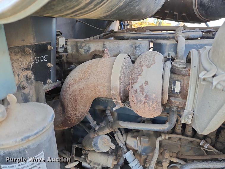 image for item EB1306 1992 Mack CH613 spreader truck