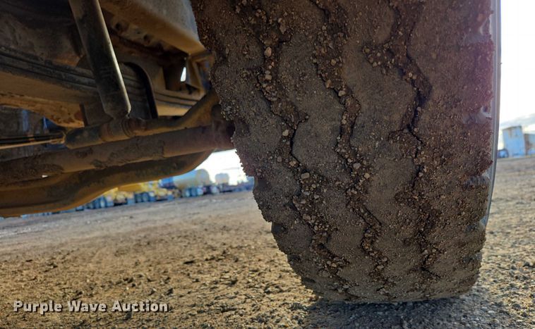 image for item EB1306 1992 Mack CH613 spreader truck