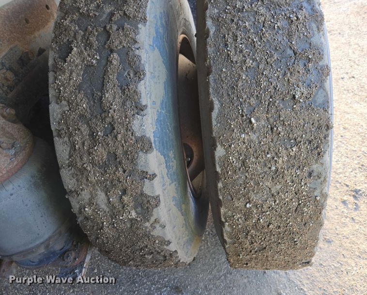 image for item EB1306 1992 Mack CH613 spreader truck