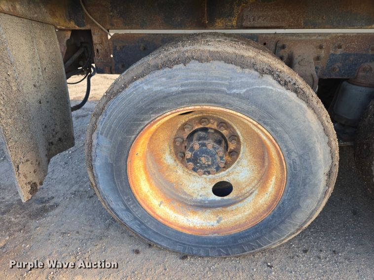 image for item EB1306 1992 Mack CH613 spreader truck