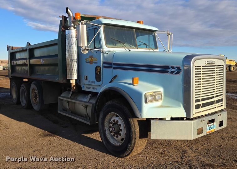 image for item EB1307 2000 Freightliner FLD dump truck