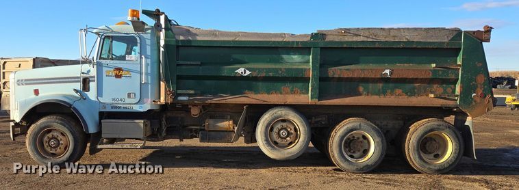 image for item EB1307 2000 Freightliner FLD dump truck