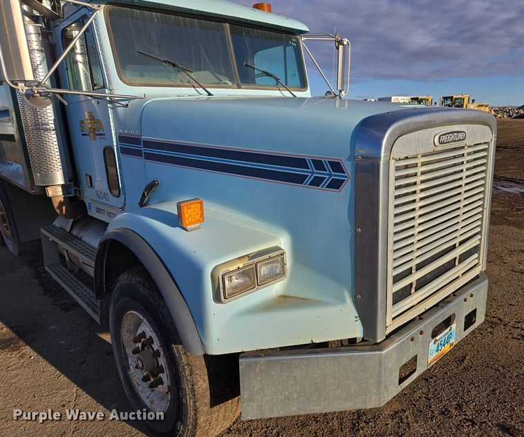 image for item EB1307 2000 Freightliner FLD dump truck