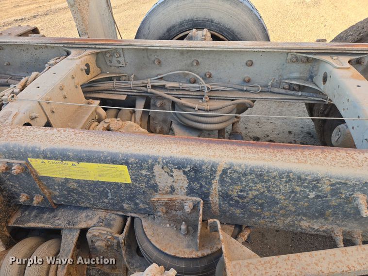 image for item EB1307 2000 Freightliner FLD dump truck