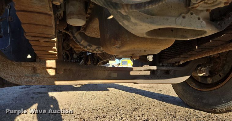 image for item EB1307 2000 Freightliner FLD dump truck