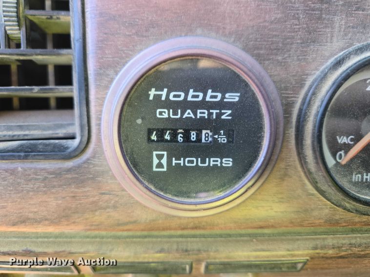 image for item EB1307 2000 Freightliner FLD dump truck