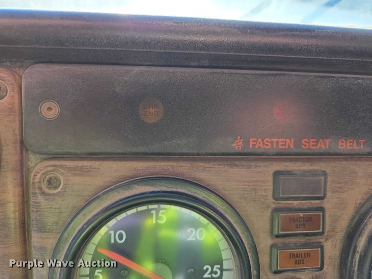 image for item EB1307 2000 Freightliner FLD dump truck