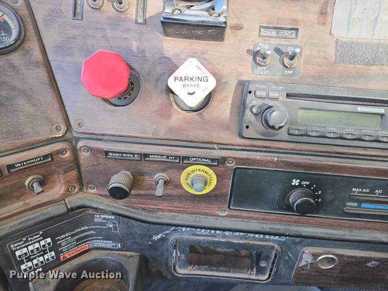 image for item EB1307 2000 Freightliner FLD dump truck