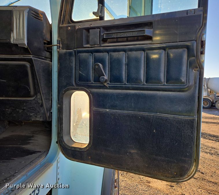 image for item EB1307 2000 Freightliner FLD dump truck