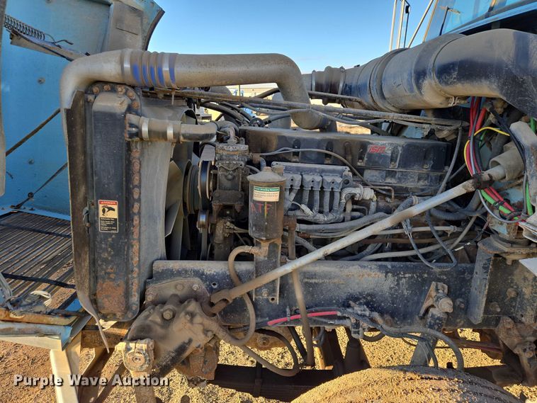 image for item EB1307 2000 Freightliner FLD dump truck