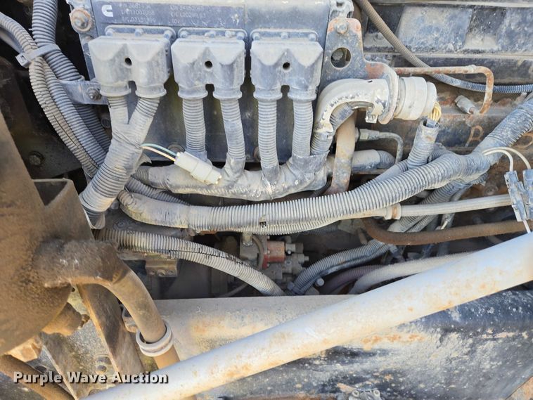 image for item EB1307 2000 Freightliner FLD dump truck