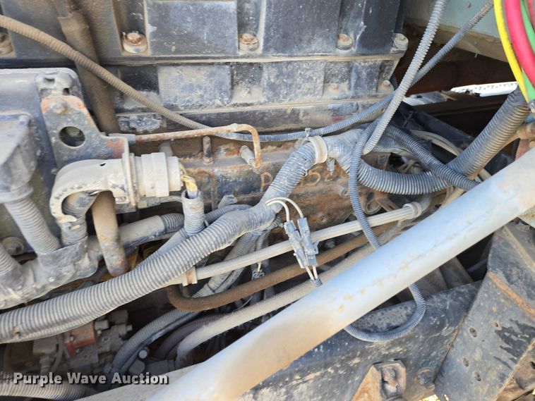 image for item EB1307 2000 Freightliner FLD dump truck