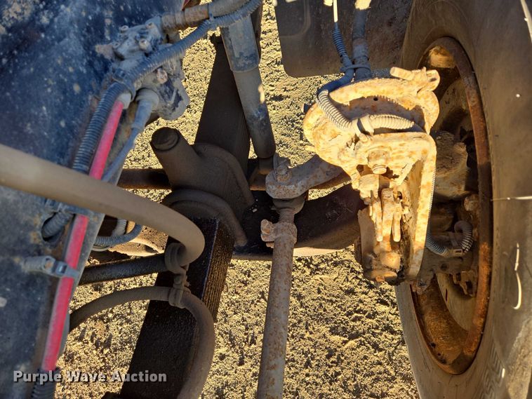 image for item EB1307 2000 Freightliner FLD dump truck