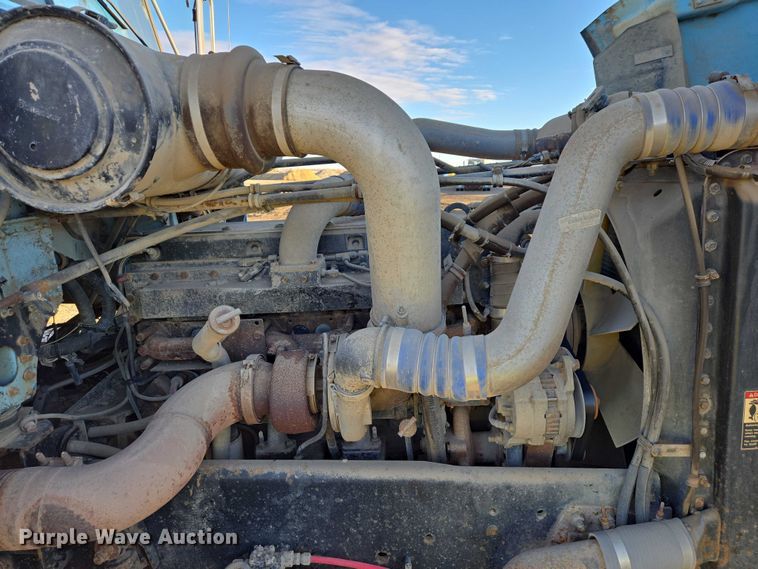 image for item EB1307 2000 Freightliner FLD dump truck